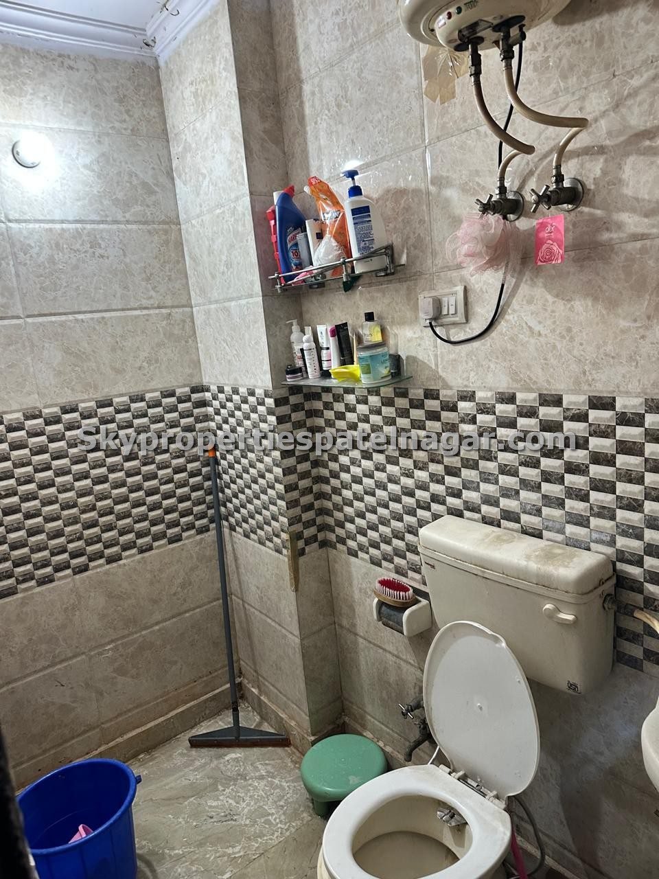 Delhi में सस्ता Single Room Attached Washroom Karol Bagh Rajender Nagar Patel Nagar