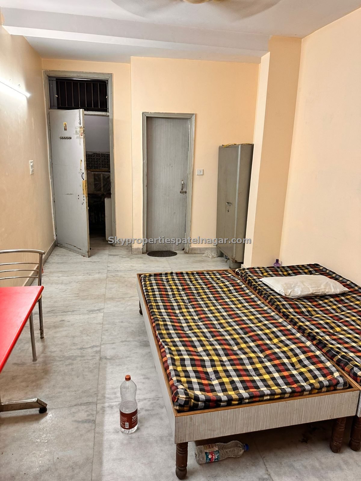 Karol Bagh Single Room for Rent