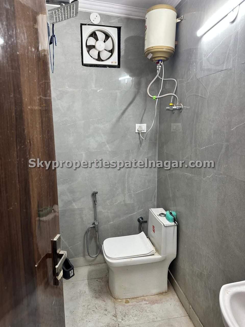 Delhi Cheapest 1 RK Room Students Shocked! Patel Nagar Karol Bagh Rajender Nagar