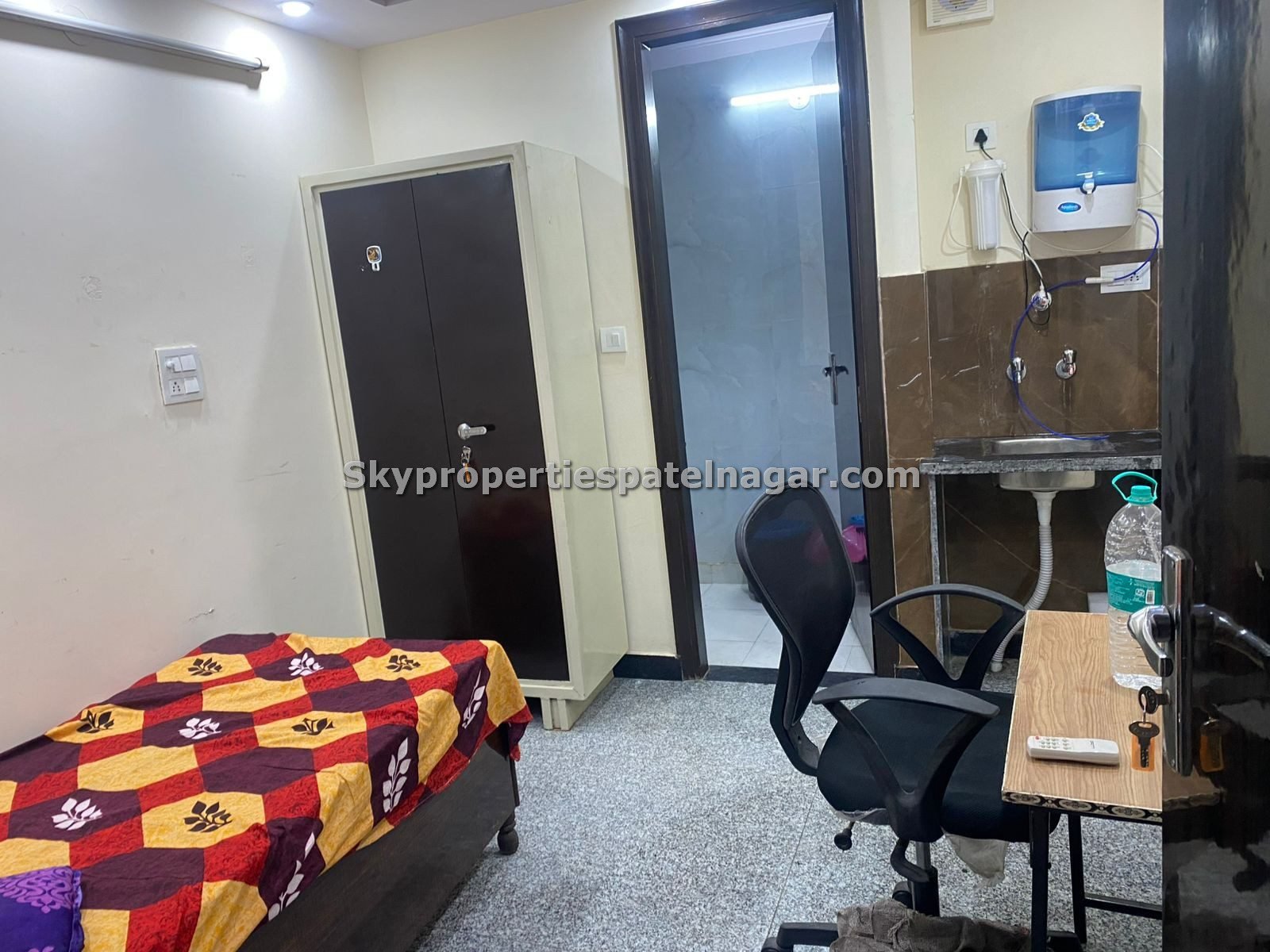 ₹ 11000 Budget 1 RK in Patel Nagar Delhi Fully Furnished + Prime Location
