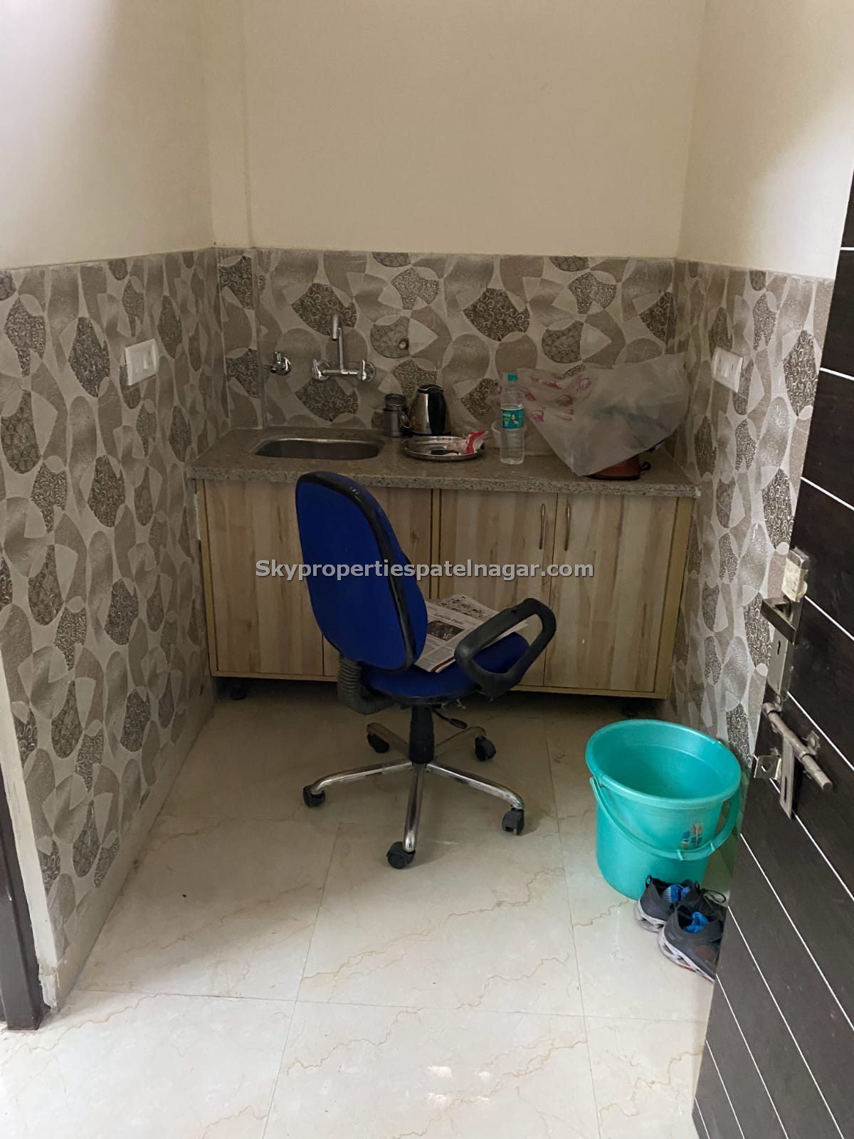 ₹4500 Cheapest PG in Karol Bagh Delhi Near Rajender Nagar & Patel Nagar