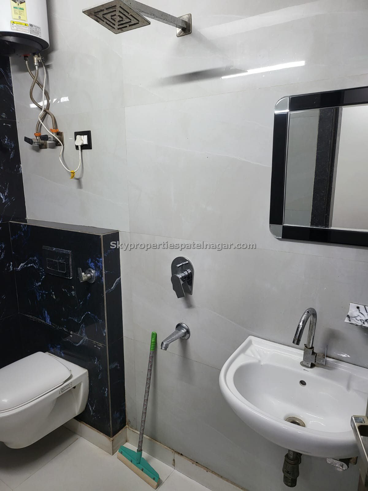 1 RK for Rent in Karol Bagh