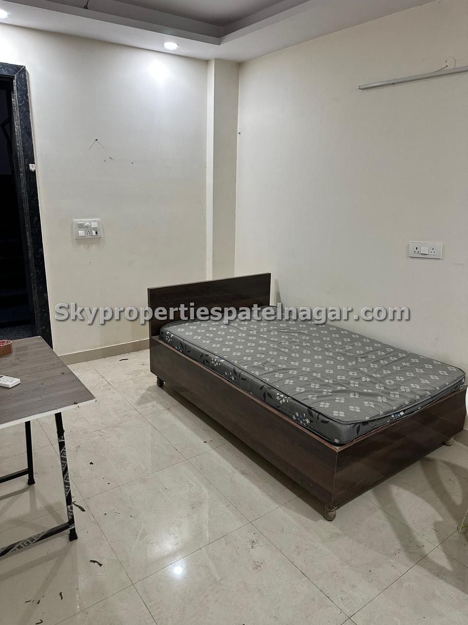 Delhi Cheapest 1 RK Room Students Shocked! Patel Nagar Karol Bagh Rajender Nagar