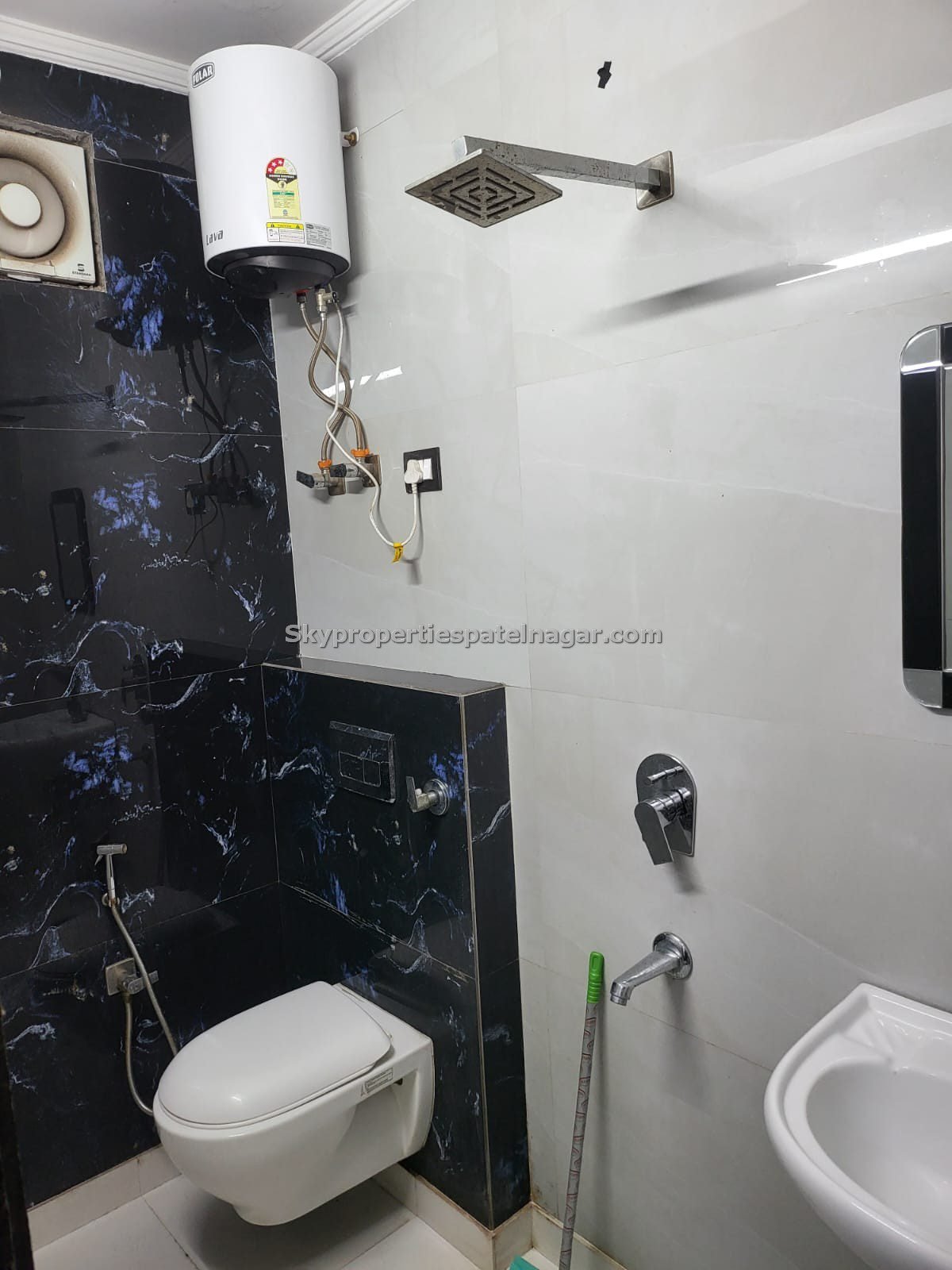 1 RK for Rent in Karol Bagh