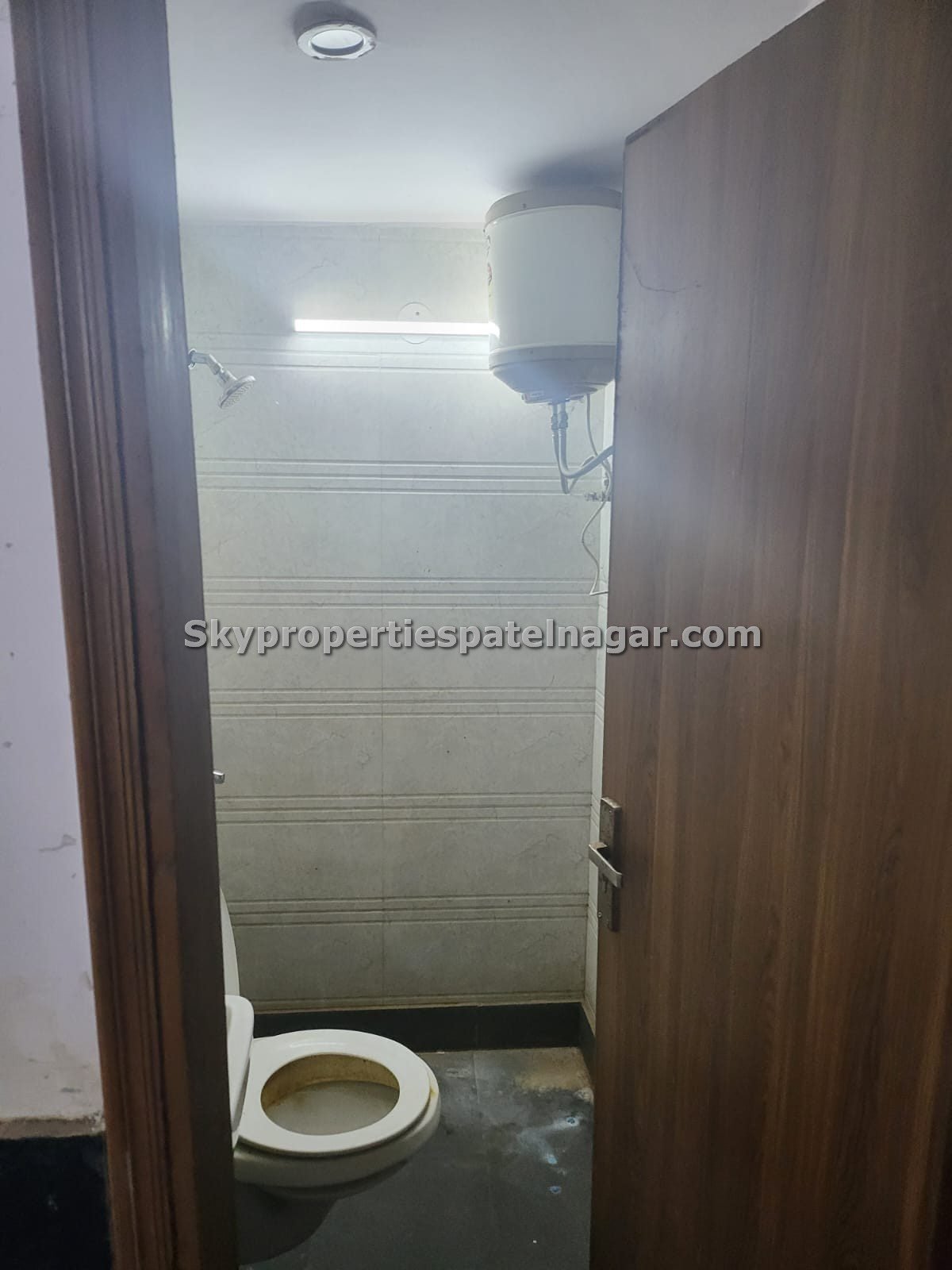 Book a Single Room in Karol Bagh Central Delhi Accommodation