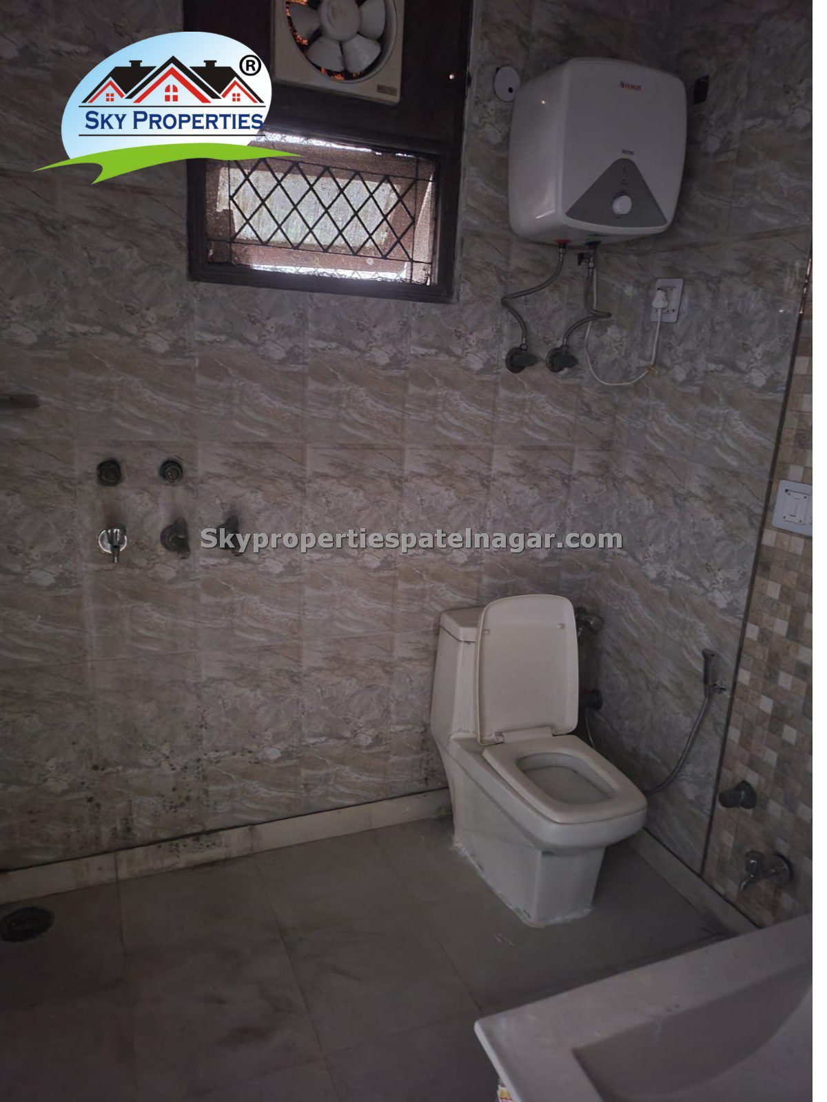 1 RK in Patel Nagar