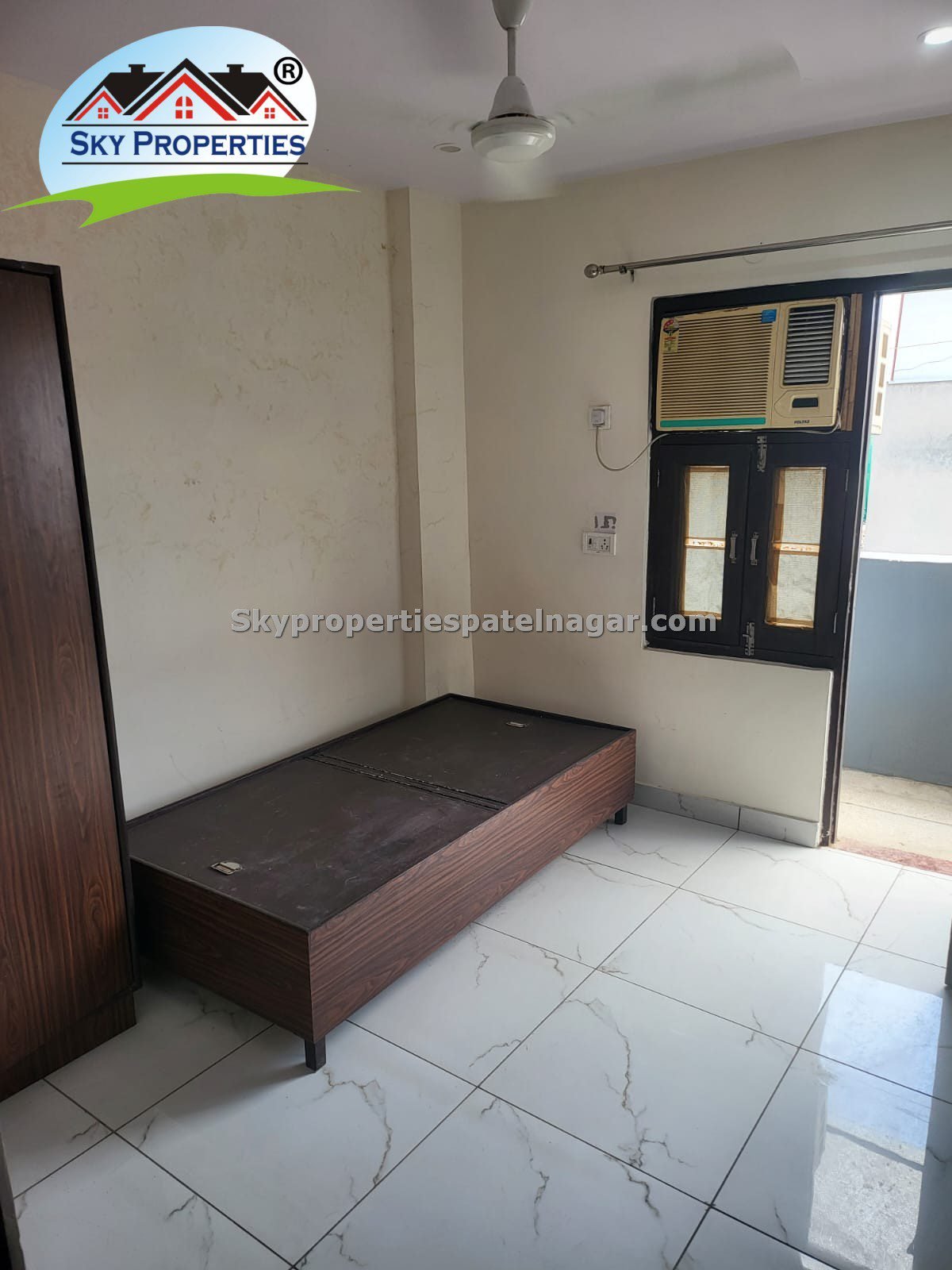 1 RK In Patel Nagar Near Metro